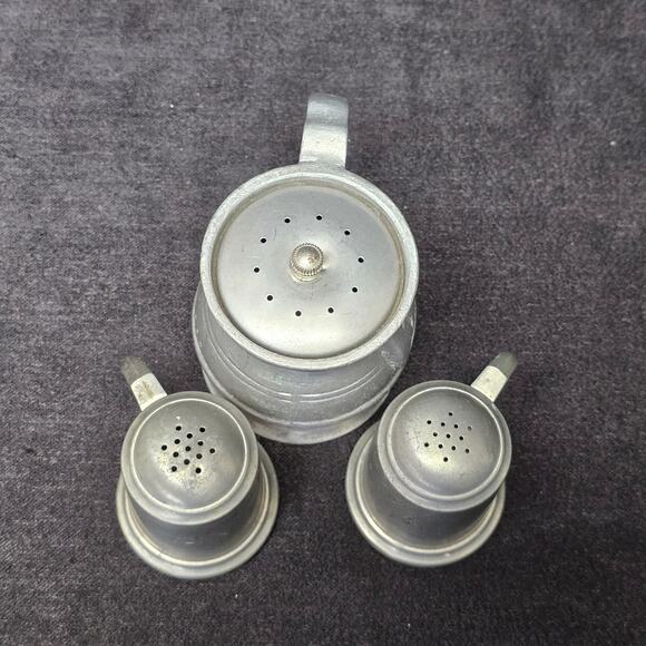 Wilton Armetale Pewter Tavern Pepper & 2 Extra Salt And Pepper Shakers USA - Picture 6 of 11